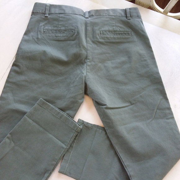 SOLD NWOT Gap jeans - Picture 2 of 2